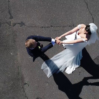 Vestuvių filmavimas Kaunas Filmavimas Fotografavimas Dronas AI nuotrauka 1