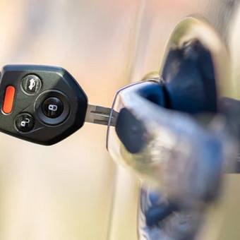 Automobilio degimo spynos ir durų spynos remontas, perkoduojame spynas pagal Jūsų raktą Vilnius Auto Raktų Technologijos nuotrauka 4
