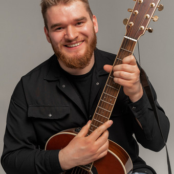 Gitaros pamokos Vilnius A24.LT - Gitaros studija nuotrauka 1