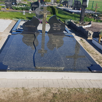 Iškalame raides, montuojame bronzinius užrašus Kaišiadorių rajonas UAB "Priegolė" nuotrauka 4 Akmens graviravimas Kaišiadorių rajonas UAB "Priegolė" nuotrauka 4