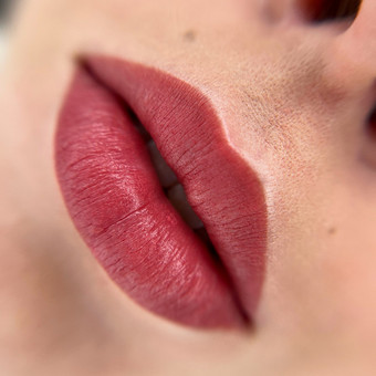 Lūpų permanentinis makiažas Klaipėda Sandra Šalmin Permanent Makeup Academy nuotrauka 2