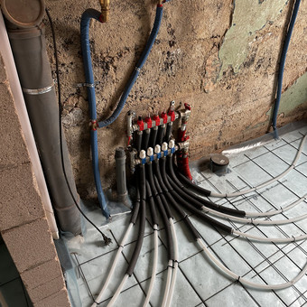 Atsakingai, kokybiškai bei profesionaliai sumontuojame šildymo kolektorius. Klaipėda MB RM Solutions Group nuotrauka 26 Kolektoriaus sumontavimas Klaipėda MB RM Solutions Group nuotrauka 26