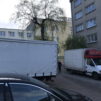 Perkraustymo specialistai padės jums supakuoti daiktus, iškraustyti juos iš senos vietos, pervežti į naują gyvenamąją vietą ir iškraustyti juos ten, padėdami sukurti jums naują gyvenimo erdvę. Vilnius Griovimo Asai nuotrauka 4 Perkraustymo paslaugos Vilnius Griovimo Asai nuotrauka 4