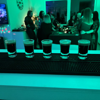Mobilus kokteilių baras - būname nuo šventės pradžios 6val. Mes pasiruošę papuošti jūsų šventę skaniausiais kokteiliais :) Šiauliai JES Bar - Mobilus baras nuotrauka 3 Mobilus kokteilių baras vakarėlyje Šiauliai JES Bar - Mobilus baras nuotrauka 3
