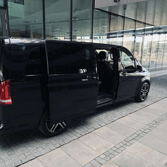 VIP Mercedes Benz V class transfer/nuoma su vairuotoju Vilnius MB V class vairuotojas Aleksandras nuotrauka 2