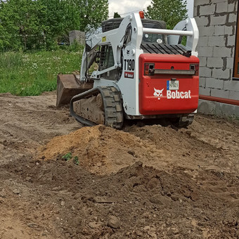 Visi žemes darbai su vikšriniu Bobcat Vilnius MB VALSORA nuotrauka 3 Bobcat nuoma Vilnius MB VALSORA nuotrauka 3