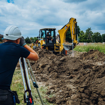 Vandentiekio, buitinių nuotekų, lietaus sistemų įrengimas ir prijungimas prie centralizuotų miesto tinklų. Elektros, šviesolaidžio montavimas. Klaipėda MB “Rinvesta” nuotrauka 4 Inžinerinių tinklų įrengimas Klaipėda MB “Rinvesta” nuotrauka 4