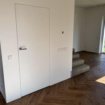 Galime išmatuoti, užsakyti ir sumontoti medines, laminuotas, MDF duris. Spynų, vyrių montavimas. Vilnius UAB Vis dar nuotrauka 6 Durų montavimas Vilnius UAB Vis dar nuotrauka 6