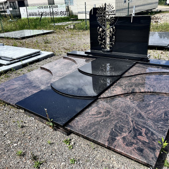 Tai paslauga, kurią atlieku su didžiausiu dėmesiu kokybei ir detalių bei dizaino išskirtinumui. Naudojant aukščiausios kokybės GRANITĄ. Kaunas Kapų Atkūrimas nuotrauka 13 Kapavietės dengimas GRANITO PLOKŠTĖMIS Kaunas Kapų Atkūrimas nuotrauka 13