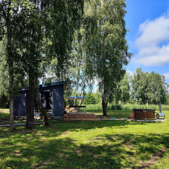 Nauja ir šviežia!🥳 25km nuo Vilniaus. Trakų raj.
Visiškai naujas Namukas (4 miegamos vietos) ir pirtelė.
Lauko dušas, Bio tualet Vilnius Andrėjus nuotrauka 1 Sodybos prie ežero Vilnius Andrėjus nuotrauka 1