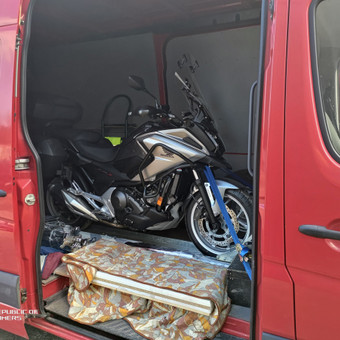 Pervežame motociklus,turim specialių stova,saugiai pririšame Vilnius Vaidas ir Vilmis nuotrauka 6 Motociklų pervežimas Vilnius Vaidas ir Vilmis nuotrauka 6