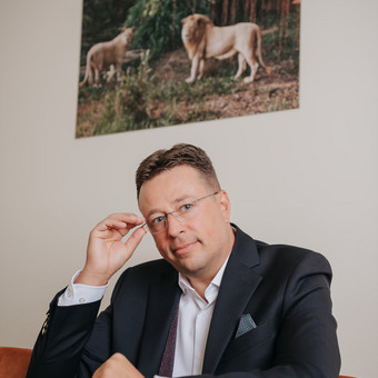 konsultacijos perkant, parduodant (nuomuojant), registruojant nekilnojamąjį turtą; sandorių dokumentų rengimas ir jų pasirašymo organizavimas; atstovavimas derybose; konsultacijos statybų teisės srity Vilnius Juristas Vaidas Šadzevičius nuotrauka 5 Konsultacijos NT įteisinimo klausimais Vilnius Juristas Vaidas Šadzevičius nuotrauka 5