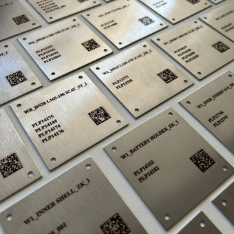 Gaminame metalines etiketes, informacines lenteles, produkto detales ir t.t Kaunas Pinara nuotrauka 5 Metalinių etikečių gamyba Kaunas Pinara nuotrauka 5