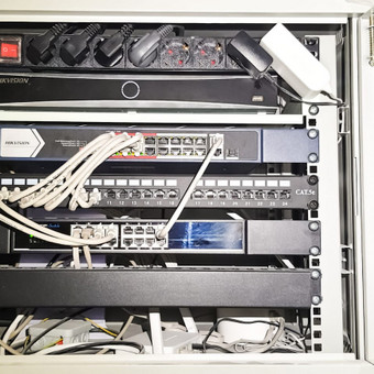 Interneto skydinių ir serverinių įrengimas Vilnius Elfy - Elektrikas Vilniuje nuotrauka 11
