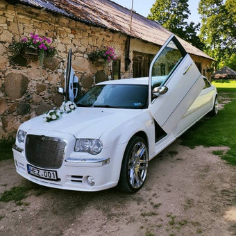 Chrysler 300C nuo 70 eur/val. Vilniuje. Vilnius Bestlimo.lt nuotrauka 1 Chrysler 300C limuzinas Vilnius Bestlimo.lt nuotrauka 1
