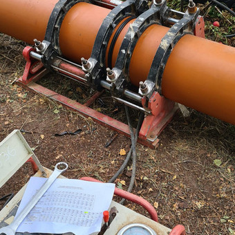 Įvairių diametrų PE vamzdžių virinimas sandūriniu ir elektromoviniu būdu. Klaipėda MB HD Drilling nuotrauka 7 PE vamzdžių virinimas Klaipėda MB HD Drilling nuotrauka 7