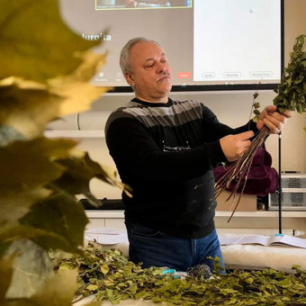 Mokymai skirti tiems, kas nori sužinoti kaip teisingai elgtis pirtyje, kaip paruošti vantas, kaip iškūrenti krosnį, kaip vanoti ir vanotis. Dalinuosi žiniomis apie pirtį ir pirties kultūrą. Vilnius Aridas Pabedinskas nuotrauka 4 Pirties meistriškumo mokymai Vilnius Aridas Pabedinskas nuotrauka 4