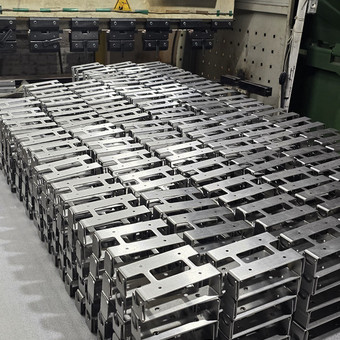 Lakštas iki 3000x1500 mm
Metalo pjovimo storis:
NPL iki 25 mm
JPL iki 25 mm
Aliuminis iki 25 mm
Žalvaris iki 10 mm
Varis iki 10 mm Vilnius Polikopija, UAB nuotrauka 1 Metalo pjovimas lazeriu Vilnius Polikopija, UAB nuotrauka 1