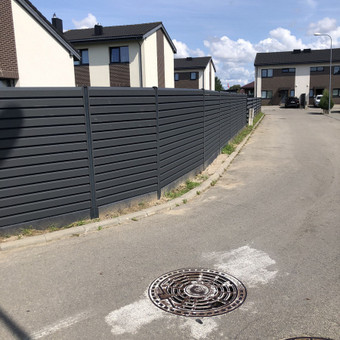 Kaina priklauso nuo paairinkos skardos ir kiekio. Klaipėda vakarustatyba.eu nuotrauka 5 Skardinės tvoros Klaipėda vakarustatyba.eu nuotrauka 5