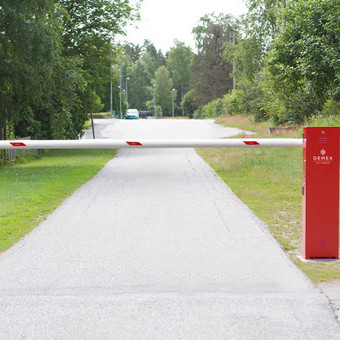 Kelio užtvarų montavimas,pajungimas. Šiauliai Tvorų ir terasų sprendimai nuotrauka 8 Kelio užtvarai, montavimas Šiauliai Tvorų ir terasų sprendimai nuotrauka 8
