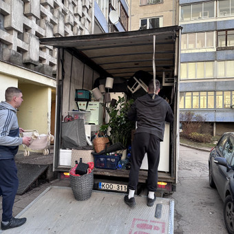 Buto ir namo perkraustymas Vilniuje – greitai ir saugiai Vilnius 2 Draugai veža nuotrauka 15
