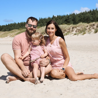 Gausite 25 sutvarkytas nuotraukas, nuotraukas galėsite išsirinkti patys. Klaipėda Inga Vaišvilienė nuotrauka 6 Šeimos fotosesija Klaipėda Inga Vaišvilienė nuotrauka 6