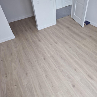 Laminato klojimas Klaipėda Jutas Grindys nuotrauka 1 Laminato klojimas Klaipėda Jutas Grindys nuotrauka 1