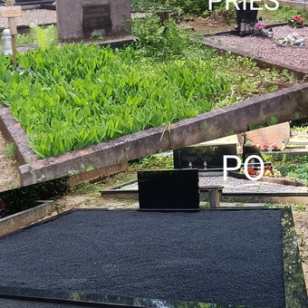 Turime įvairių granitinių tvorelių pagal skirtungas granito rūšis, standartinis plotis 12-15cm, pjauname pagal jūsų pageidavimus. Vilnius Granitokapas nuotrauka 2 Kapo tvorelės Vilnius Granitokapas nuotrauka 2