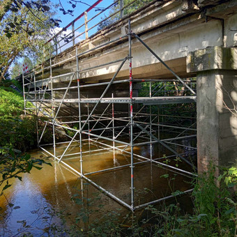Į paslaugos kainą įskaičiuota pastolių schemų parengimas,reikalingų detalių paskaičiavimas, pačių pastolių sumontavimas išmontavimas. Kaunas UAB Promeistra nuotrauka 2 Modulinių pastolių sumontavimas išmontavimas Kaunas UAB Promeistra nuotrauka 2