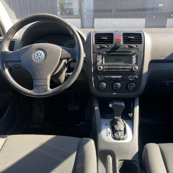 Golf 5 Automatas Kaunas AvRent Automobilių Nuoma Kaune nuotrauka 7