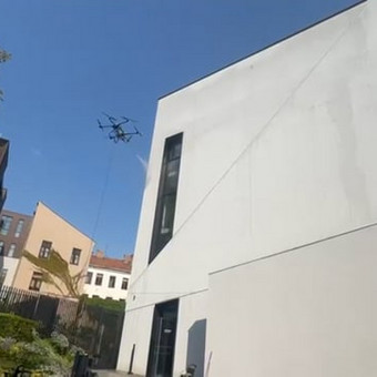 Fasadų ir langų valymas dronais Vilnius ŠVAROS INVAZIJA nuotrauka 16