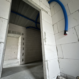 Profesionaliai įrengiame vėdinimo sistemas gyvenamosioms ir komercinėms patalpoms. Užtikriname optimalų oro srautą, energijos efektyvumą ir ilgaamžiškumą. Darbai apima sistemos projektavimą, ortakių m Vilnius MB ''Oronas'' nuotrauka 1 Vėdinimo sistemų montavimas Vilnius MB ''Oronas'' nuotrauka 1
