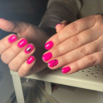 Manikiūras su ilgalaikiu lakavimu Vilnius MB Breeze beauty nuotrauka 4
