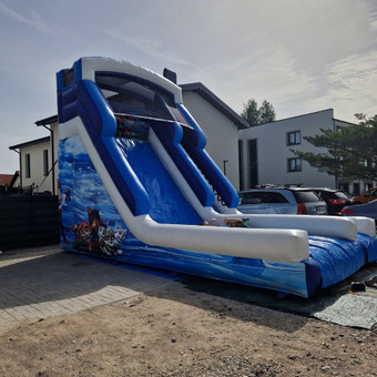 KOSMINIAI PATRULIAI - aukštas batutas su aukšta čiuožykla ir plotu laisvam žaidimui ir šokinėjimui. Rekomenduojama vaikams nuo 5 metų 🥳
Batuto matmenys 700x350x700 cm. Klaipėda Kosminiai batutai nuotrauka 4 KOSMINIAI PATRULIAI Klaipėda Kosminiai batutai nuotrauka 4