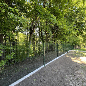 Montuojame segmentines tvoras – greitai, kokybiškai ir už gerą kainą. Taip pat prekiaujame segmento tvorai reikalingomis medžiagomis. Kaunas MB Bhaus nuotrauka 2 Segmentinės tvoros Kaunas MB Bhaus nuotrauka 2