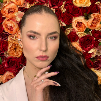 Gimtadieniams, fotosesijoms ar kitoms ypatingoms progoms. Galima rinktis su priklijuojamomis blakstienomis ar be. Kaunas Olores beauty nuotrauka 3 Proginis makiažas Kaunas Olores beauty nuotrauka 3