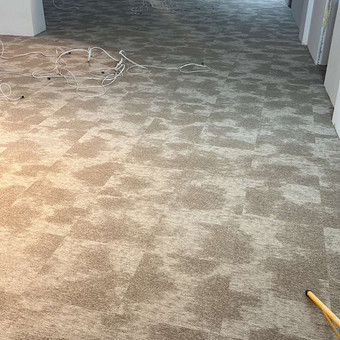 Klijuojame ruloninę ir plytelėmis kiliminę dangą Vilnius Beta project nuotrauka 2 Kilinės dangos klijavimas Vilnius Beta project nuotrauka 2