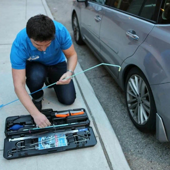 Pametėte raktus ar užsitrenkė durys? Atvykstame skubiai visą parą – auto atrakinimas be pažeidimų garantuotas. Vilnius Auto spynų meistras Romanas nuotrauka 4 Avarinis automobilio atrakinimas 24/7 Vilnius Auto spynų meistras Romanas nuotrauka 4