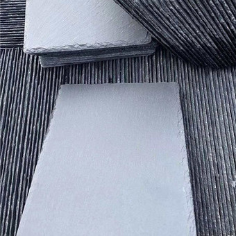 Skalūno danga fasadams ir stogams 40x25cm. Spalva yra visiškai natūrali ir neišbluks net stipriai kaitinant saulei ar esant aršioms aplinkos sąlygoms. Kaunas DekoAkmenukai nuotrauka 8 Skalūnas fasadui ir stogui Kaunas DekoAkmenukai nuotrauka 8