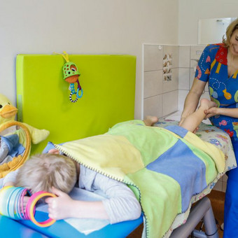 Kūdikių masažas Klaipėda Masažai šeimai nuotrauka 1