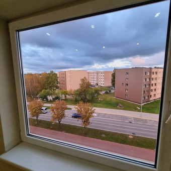 Langų valymas Klaipėda Darbšti Ragana su šluota nuotrauka 9