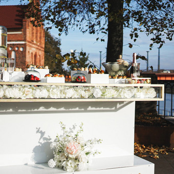 Elegantiškas vaišių/Šampano staliukas Kaunas Agnė Vainauskienė nuotrauka 6