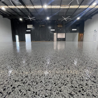 Pramoninių grindų klojimas Kaunas Amber Epoxy Design nuotrauka 1