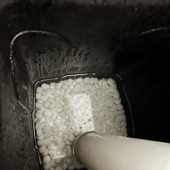 Vandens filtrų druskos keitimas Vilnius Santechnika profilaktika nuotrauka 5