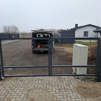 Kiemo vartai, gamyba Šiauliai Tvorų ir terasų sprendimai nuotrauka 1