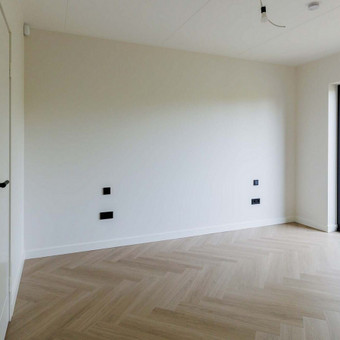 Laminato klojimas Kaunas Inovatyvūs namai nuotrauka 5