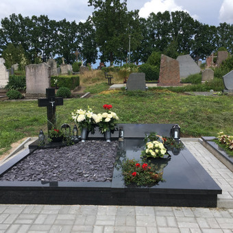 Paminklų, antkapių montavimas Marijampolė Minijus Žalnierukynas nuotrauka 1