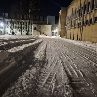 Sniego valymas nuo stogų Šiauliai Nuteka nuotrauka 2