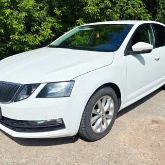 Lengvųjų automobilių nuoma Panevėžys MB CARRENTINO nuotrauka 1
