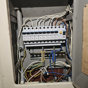 Nuotėkio relės pajungimas Marijampolė Elektrikas marijampolė nuotrauka 6